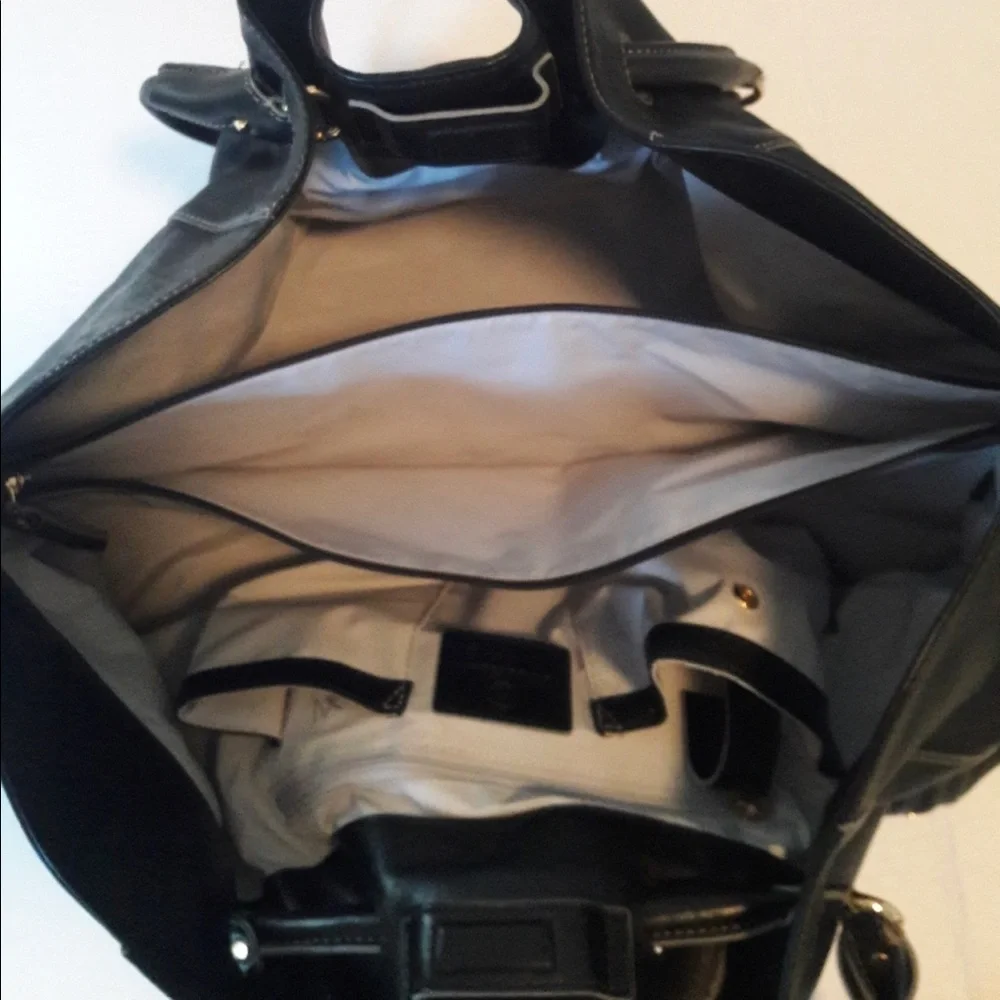 FLASH Sale! Cole Haan Black Leather Shoulder Bag - Picture 4 of 11